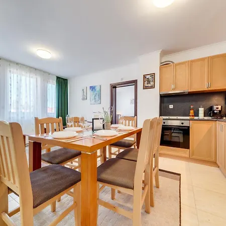 тристаен 1а17 гранд манастира Apartment Pamporowo