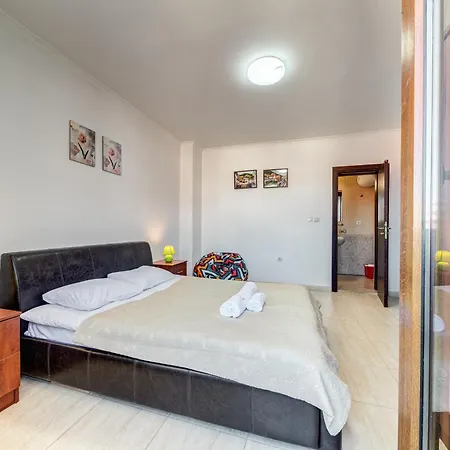 тристаен 1а17 гранд манастира Apartment Pamporowo